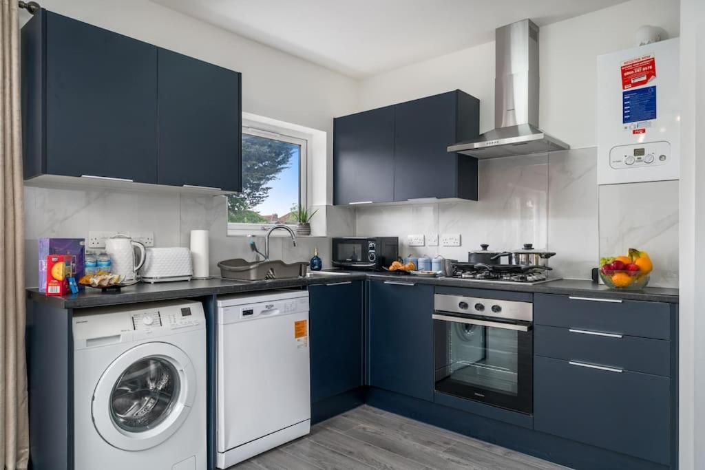 Apartmán Lux 3Bed Near Wembley With Parking By Oceana Group - Sleeps 8 Harrow Exteriér fotografie
