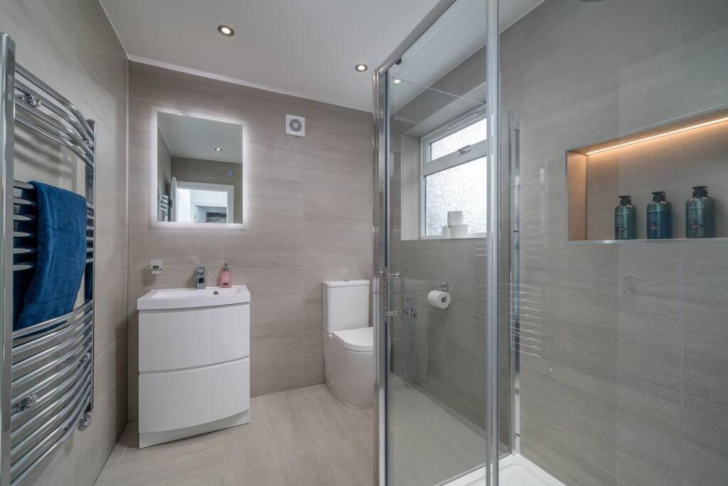 Apartmán Lux 3Bed Near Wembley With Parking By Oceana Group - Sleeps 8 Harrow Exteriér fotografie